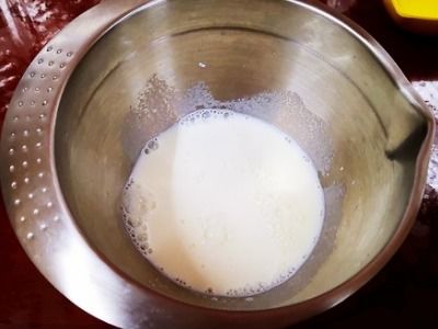 牛奶、蛋黃、白糖與紅糖 家庭簡易蛋撻液配方全解析