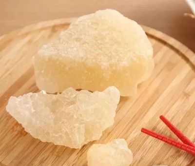冰糖選購指南 白塊與黃塊的區(qū)別與選擇